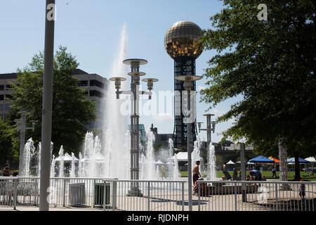 Die sunsphere und Brunnen bei World's Fair Park in Knoxville, Tennessee, USA. Stockfoto