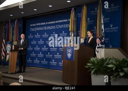 Verteidigungsminister James N. Mattis kündigt die nationalen Verteidigungsstrategie an der Johns Hopkins University School of Advanced International Studies in Washington, 31.01.19. Stockfoto