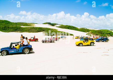 GEIPABU DÜNEN, Natal, Brasilien - Feb.14,2009: Touristen besuchen Sie die berühmten Dünen von Dune Buggy Stockfoto