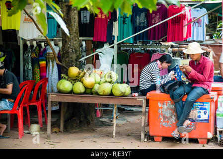 Händler im archäologischen Park Angkor, Kambodscha. Stockfoto