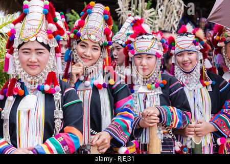 Doi Mae Salong, Chiang Rai - Thailand, September 8, 2018: Die Schöne junge asiatische Dame Akha Stamm auf der Akha Swing Festival. Die jährlichen Akha Swing Festiva Stockfoto