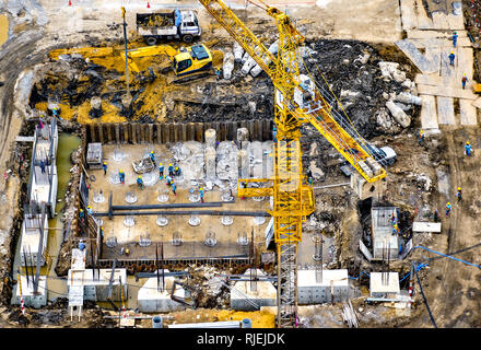 Luftaufnahme der Stiftung bei der Arbeit auf einer Baustelle. Stockfoto