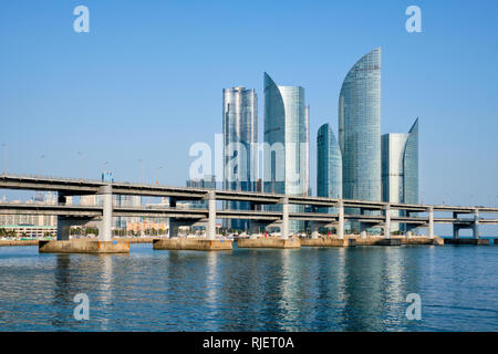 Busan Wolkenkratzer und Gwangan Brücke, Südkorea Stockfoto