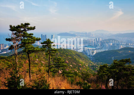 Busan Stadtbild Gwangan Brücke am Sonnenuntergang Stockfoto