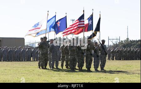 Die Texas militärische Abteilung Color Guard präsentiert seine Farben während der Adjutant General Ändern des Befehls Zeremonie am Lager Mabry in Austin, TX am 12. Januar 2019. Generalmajor Tracy Norris wurde der erste weibliche Texas Adjutant General, Austausch der scheidende Generalmajor John Nichols. U.S. Army National Guard Stockfoto