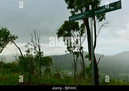 Tolle Arbeit, die Sie gemacht, Szenen aus einem Spaziergang am Elliot Federn, Moongun Wanderweg am Elliot Federn, Townsville, Queensland, Australien Stockfoto