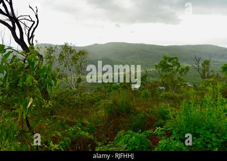 Szenen aus einem Spaziergang am Elliot Federn, Moongun Wanderweg am Elliot Federn, Townsville, Queensland, Australien Stockfoto