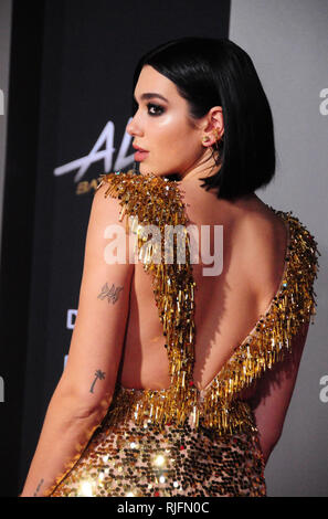 Los Angeles, USA. 05 Feb, 2019. LOS ANGELES, Ca - 5. Februar: Sänger Dua Lipa sorgt Twentieth Century Fox's': Battle Angel Alita" Premiere am 5. Februar 2019 in Westwood Village Regency Theater in Los Angeles, Kalifornien. Credit: Barry King/Alamy leben Nachrichten Stockfoto