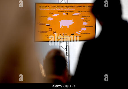 Berlin, Deutschland. 06 Feb, 2019. Der Staat Tierschutz Markierung des Bundesministerium für Ernährung und Landwirtschaft (BMEL). Quelle: Britta Pedersen/dpa-Zentralbild/dpa/Alamy leben Nachrichten Stockfoto