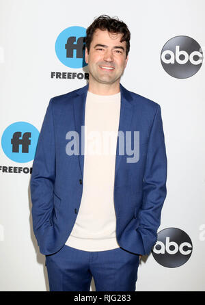 LOS ANGELES - FEB 5: Ron Livingston am Disney ABC Fernsehen Winter Presse Tour Photo Call im Langham Huntington Hotel am 5. Februar 2019 in Pasadena, CA Credit: David Edwards/MediaPunch Stockfoto