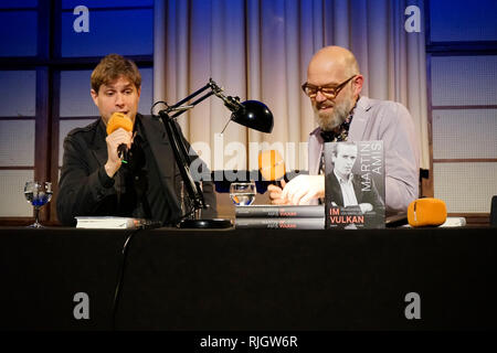 Daniel Kehlmann, Thomas Boehm - Buchvorstellung und Lesung von Daniel Kehlmann und Martin Amis' im Vulkan, Haus des Rundfunks, RBB, 8. Oktober 2018, Stockfoto