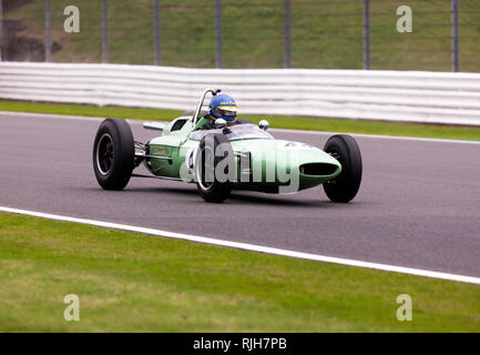 Andrew Beaumont fährt sein Grün, 1962, Lotus 24 944 Während der Maserati Trophy für HGPCA vor '66 Grand Prix Autos, Silverstone Classic 2017 Stockfoto