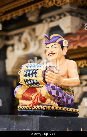 Bunte Statue außerhalb der Tempel in Seminyak, Bali, Indonesien Stockfoto