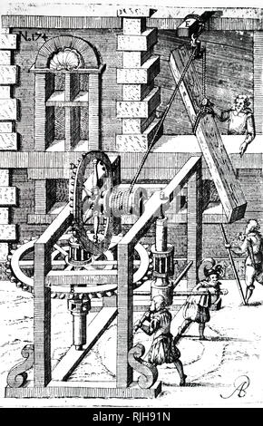 Ein holzschnitt Kupferstich mit der Darstellung der Auferweckung des ein großes Stück Holz mit einem Seil und der Riemenscheibe, und ein Mann - angetriebene Ankerwinsch mit Zähnen und Ritzel und Tellerrad und Ritzel. Vom 17. Jahrhundert Stockfoto