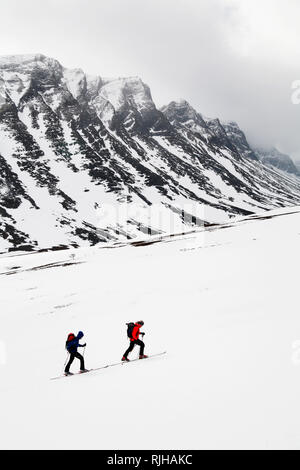 Menschen Skifahren Stockfoto