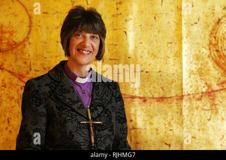 Der Right Reverend Rachel Treweek, der Bischof von Gloucester Stockfoto