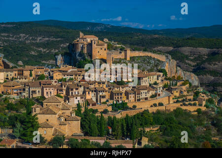 Dorf Alquezar. Somontano, Huesca. Spanien Stockfoto