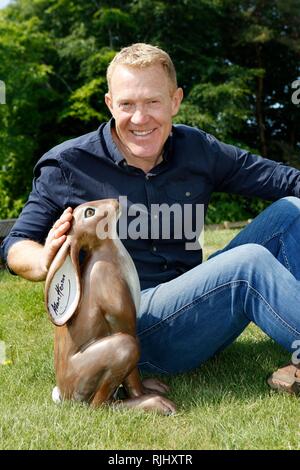 Adam Henson startet die 2018 Cotswold AONB Hase Trail, an seinem Cotswold Farm Park, in der Nähe Kineton, Gloucestershire. 21. Mai 2018 Stockfoto