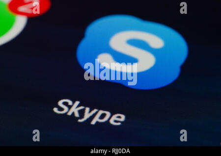 Skype App, Video Chat und Voice Anrufe zwischen Computern, Tabletten, mobile Geräte, die Xbox eine Konsole und smartwatches über das Internet und Anrufe Stockfoto