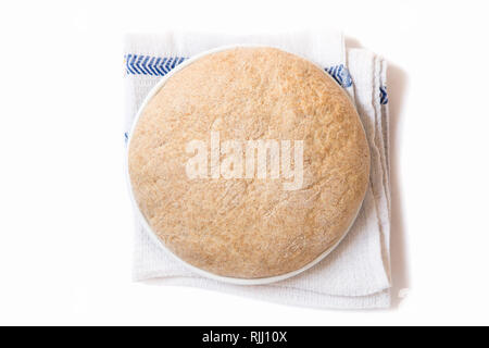 Roggen Brot Teig auf Tischdecke Stockfoto