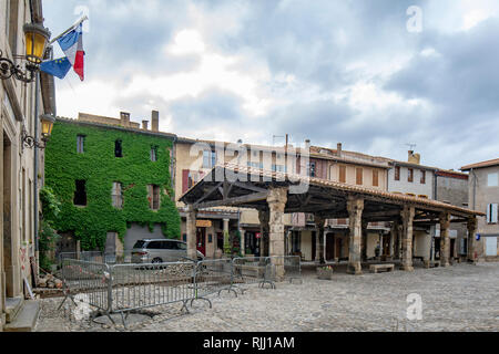 Lagrasse, Frankreich; Juni 2015: Das 14. Jahrhundert Halle oder Halle in Gruissan, Frankreich Stockfoto