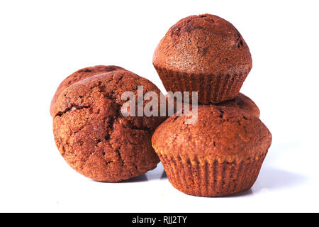 Eine chocolate Muffin mit dunklen Test auf einem weißen Hintergrund. Stockfoto