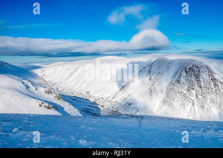 Bannerdale Klippen von blencathra im Winter Schnee, Nationalpark Lake District, Cumbria, Großbritannien Stockfoto