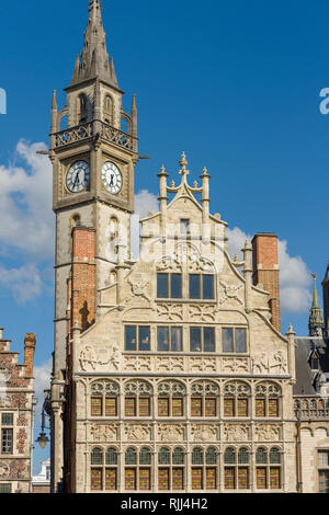 Der Turm der Alten Post und der freien Schiffer Guild House an der Graslei im historischen Stadtzentrum von Ghent, Belgien Stockfoto