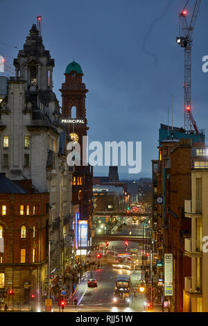 Manchester City Centre skyline Panoramablick über die Dächer von Central Library, Oxford Street Road in Richtung der Universität Stockfoto