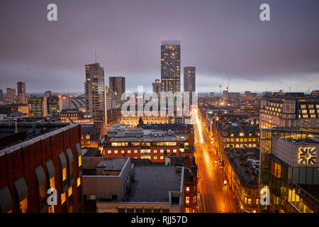 Blick von 125 Deansgate Suchen auf Spinningfileds moderne Büro Entwicklungen mit 20 Geschichten Stockfoto