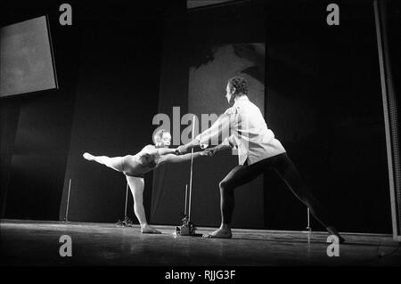 Variationen V-Merce Cunningham Dance Company, Théâtre des Champs Elysées, 1966 Stockfoto