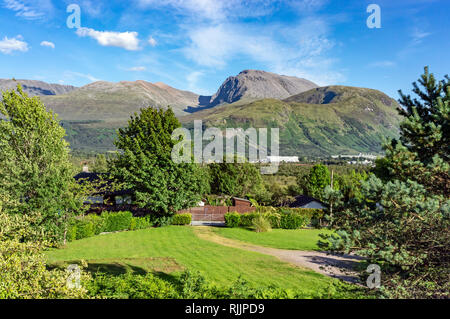 Blick auf den höchsten Berg Schottlands, dem Ben Nevis B 8004 nördlich von Spean Bridge in der Nähe von Fort William Highland Schottland Großbritannien Stockfoto