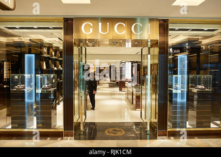 Hongkong - Dezember 25, 2015: Gicci Store in Hongkong. Gucci ist ein italienischer Mode und Lederwaren Marke, Teil der Gucci Group, die Eigentum Stockfoto