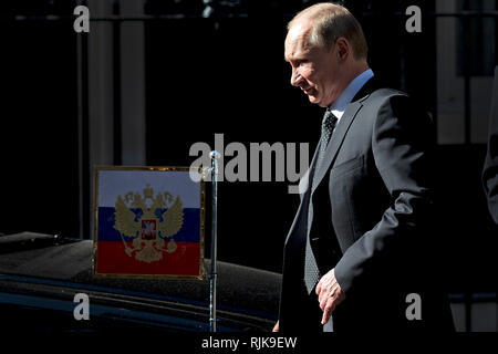 Der russische Präsident Wladimir Putin Blätter 10 Downing Street in London am 16. Juni 2013. Stockfoto