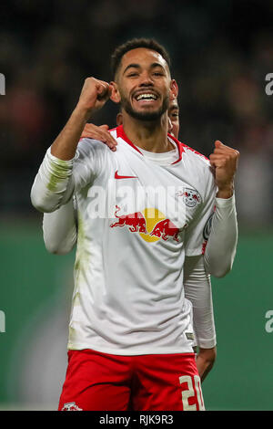 Leipzig, Deutschland. 06 Feb, 2019. Fussball: DFB-Pokal, Achtelfinale, RB Leipzig - VfL Wolfsburg in der Red Bull Arena Leipzig. Leipziger Matheus Cunha jubelt nach dem Tor zum 1:0. (Wichtiger Hinweis: Die DFB verbietet die Verwendung von Bildern im Internet und in online Medien während des Spiels (einschließlich der Hälfte der Zeit). Sperrzeit! Der DFB erlaubt die Veröffentlichung und weitere Verwendung der Bilder auf mobilen Geräten (insbesondere MMS) und über DVB-H und DMB erst nach dem Ende des Spiels.) Credit: Jan Woitas/dpa-Zentralbild/dpa/Alamy leben Nachrichten Stockfoto