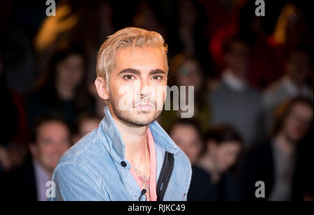 Hamburg, Deutschland. 06 Feb, 2019. Bill Kaulitz von der Band Tokio Hotel zu einem Fotoshooting nach der Aufzeichnung der ZDF-Talkshow 'Markus Lanz'. Credit: Christian Charisius/dpa/Alamy leben Nachrichten Stockfoto