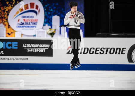 Detroit, Michigan, USA. 4 Feb, 2019. VINCENT ZHOU führt während der Mens Kür des 2019 uns Eiskunstlauf Meisterschaft an Little Caesars Arena, Detroit, Michigan. (Bild: © Scott Hasse/ZUMA Drücken) Stockfoto