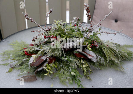 London, Ontario, Kanada. 6. Februar, 2019. Schulen wurden geschlossen und Verkehr wurde verzögert, da die Temperaturen von -5 und Regen im Südwesten von Ontario in Eisbahn und drehte sich um. Credit: Lukas Durda/Alamy leben Nachrichten Stockfoto