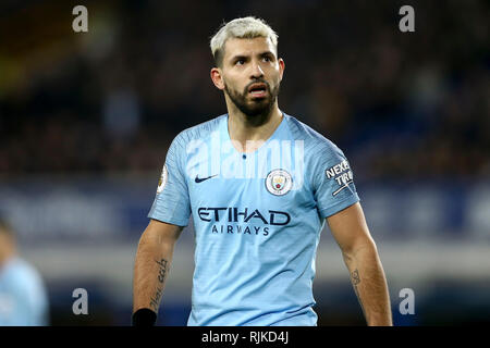 Liverpool, Großbritannien. 06 Feb, 2019. Sergio Agüero von Manchester City an schaut. Premier League match, Everton v Manchester City im Goodison Park in Liverpool am Mittwoch, 6. Februar 2019. Dieses Bild dürfen nur für redaktionelle Zwecke verwendet werden. Nur die redaktionelle Nutzung, eine Lizenz für die gewerbliche Nutzung erforderlich. Keine Verwendung in Wetten, Spiele oder einer einzelnen Verein/Liga/player Publikationen. pic von Chris Stading/Andrew Orchard sport Fotografie/Alamy Live news Credit: Andrew Orchard sport Fotografie/Alamy leben Nachrichten Stockfoto