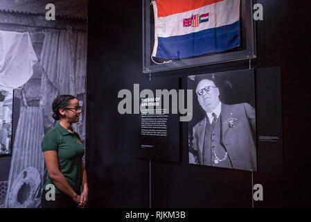 London, Großbritannien. Vom 7. Februar 2019. "Der Kampf ist mein Leben" untersucht die Härte der Apartheid. Vorschau von 'Mandela: Die offizielle Ausstellung', die Weltpremiere einer neuen globalen Wanderausstellung, die Besucher mit auf eine Reise durch das Leben von Nelson Mandela. Die Ausstellung findet an 26 Leake Straße Galerie in Waterloo und läuft vom 8. Februar bis zum 2. Juni 2019. Credit: Stephen Chung/Alamy leben Nachrichten Stockfoto