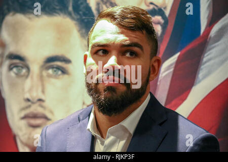 Newcastle, UK. 7 Feb, 2019. Patricky Freire nimmt Fragen aus den Medien. Credit: Dan Cooke/Alamy leben Nachrichten Stockfoto