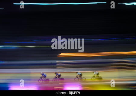 Arena in Melbourne, Melbourne, Australien. 7 Feb, 2019. 6 Tage Melbourne Radfahren; Reiter konkurrieren während des Madison Scratch Credit: Aktion plus Sport/Alamy leben Nachrichten Stockfoto