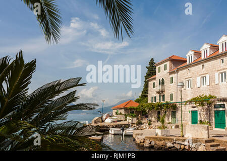 Die schönen kleinen Weiler von Rose, auf der Halbinsel Luštica, Montenegro Stockfoto