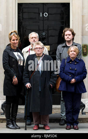 Jeremy Corbyn & andere außerhalb Downing Street 10, Brief an Premierminister für den Rückzug der britischen Truppen aus Afghanistan. 07. Oktober 12. Stockfoto