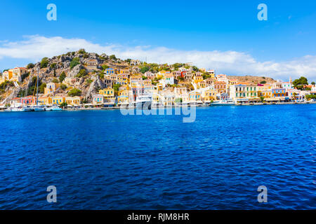 Bunte neoklassischen Häuser in der Hafenstadt Symi (Insel Symi, Griechenland) Stockfoto