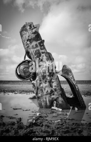 Cadillac Ranch ist eine Kunstinstallation aus alten Cadillacs halb begraben, die Nase nach unten, und sprühen Sie täglich von den Besuchern in der Nähe von Amarillo, TX lackiert Stockfoto