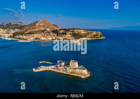 Luftbild des alten venezianischen Festung auf der Insel Bourtzi, Nafplion, Griechenland Stockfoto