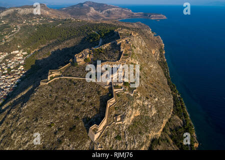Luftaufnahme der Festung Palamidi in Nafplio Stadt an der Halbinsel Peloponnes, Griechenland Stockfoto