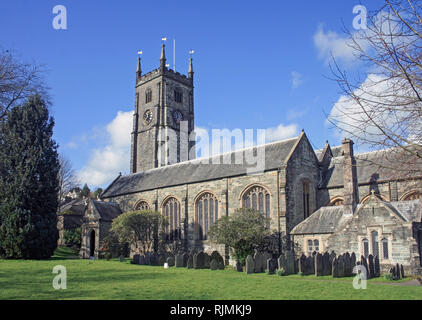 Tavistock Pfarrkirche und Begründung Stockfoto