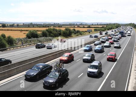 GV der Autobahn M5 zwischen Cheltenham und Gloucester Übersicht urlaub Verkehrsbehinderungen northbound - 28.7.2018 Bild von Antony Thompson - tausend Wort Stockfoto